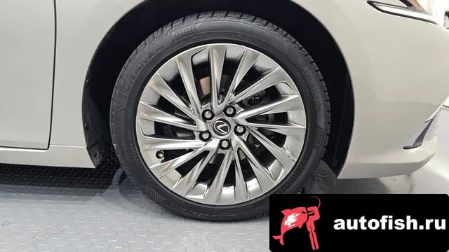 Lexus ES ES300h 7th generation 2018 года - вид 5