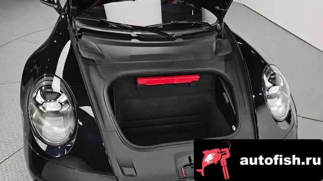 Porsche 911 911 (992) 2021 года - вид 6