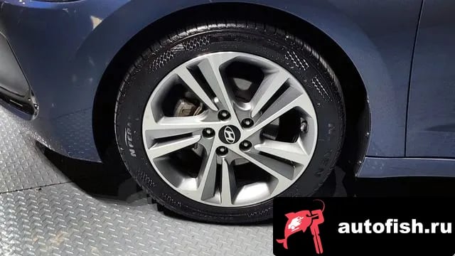 Hyundai AVANTE Avante AD 2018 года - вид 5
