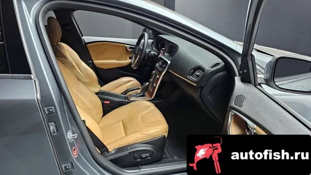 Volvo V40 V40 2018 года - похожие автомобили