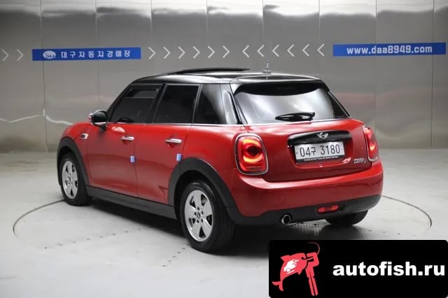 Mini Cooper Cooper D 2018 года - вид 2