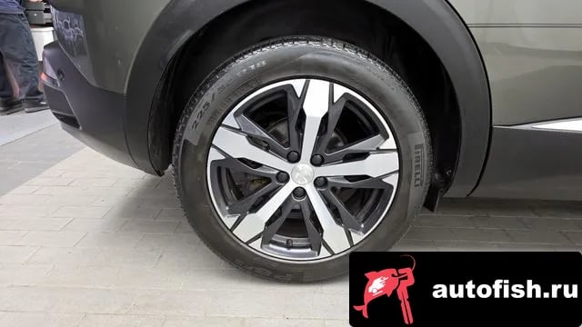 Peugeot 3008 3008 second generation 2018 года - вид 5