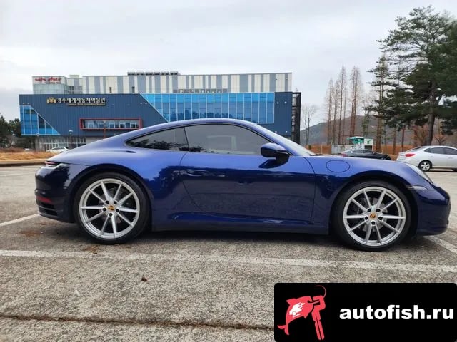 Porsche 911 911 (992) 2020 года - вид 6