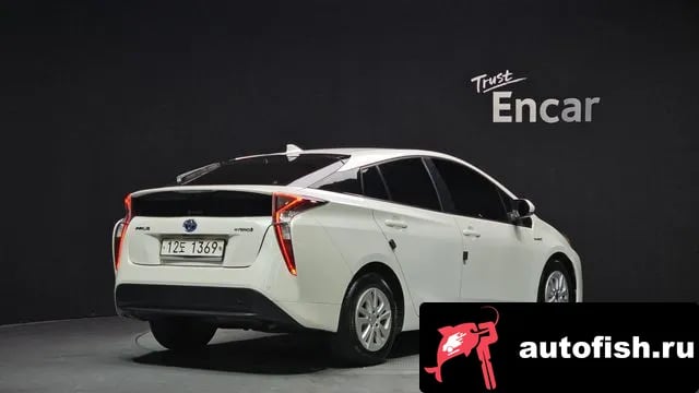 Toyota Prius Prius 4th Generation 2018 года - вид 2