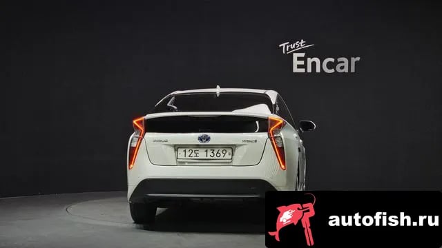 Toyota Prius Prius 4th Generation 2018 года - вид 4