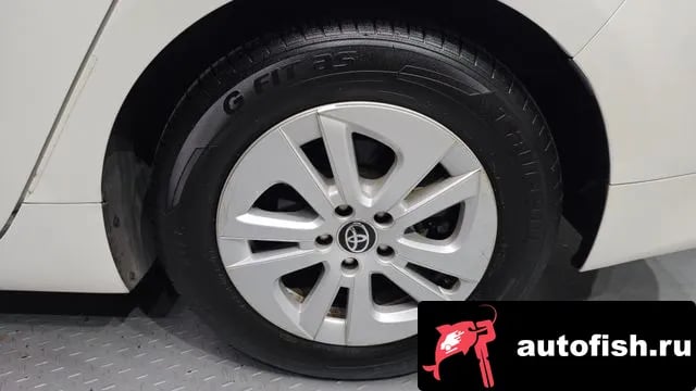 Toyota Prius Prius 4th Generation 2018 года - вид 5