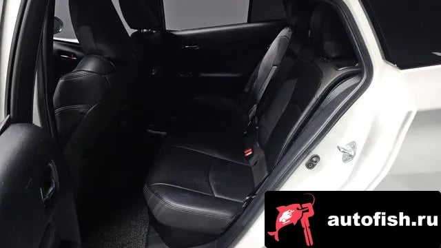 Toyota Prius Prius 4th Generation 2018 года - похожие автомобили