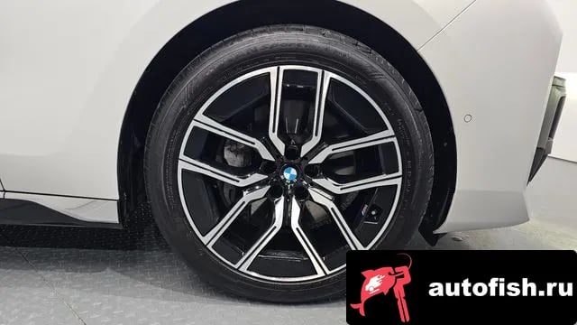 BMW 7-Series 7 Series (G70) 2025 года - вид 5