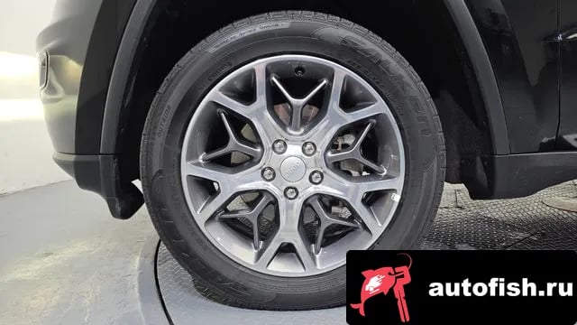 Jeep Cherokee Grand Cherokee 2019 года - вид 5