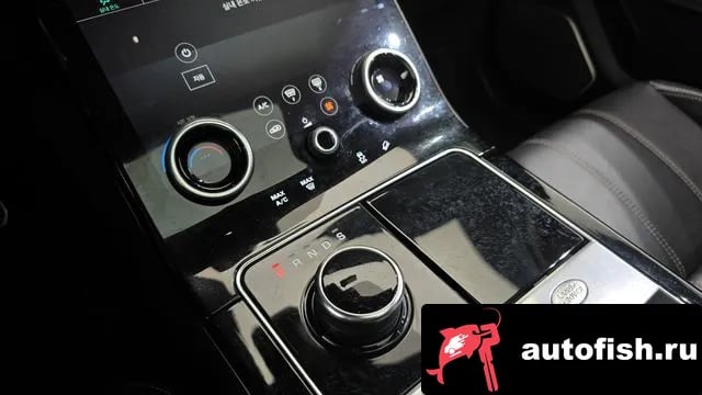Land Rover Range Rover Velar Range Rover Bella 2019 года - похожие автомобили