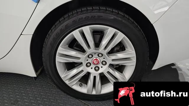 Jaguar XF XF (X260) 2018 года - похожие автомобили