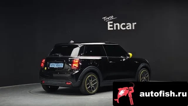 Mini Cooper Cooper Electric 2022 года - вид 2