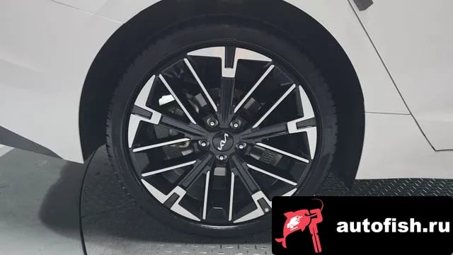 Kia K5 The New K5 3rd generation 2025 года - похожие автомобили