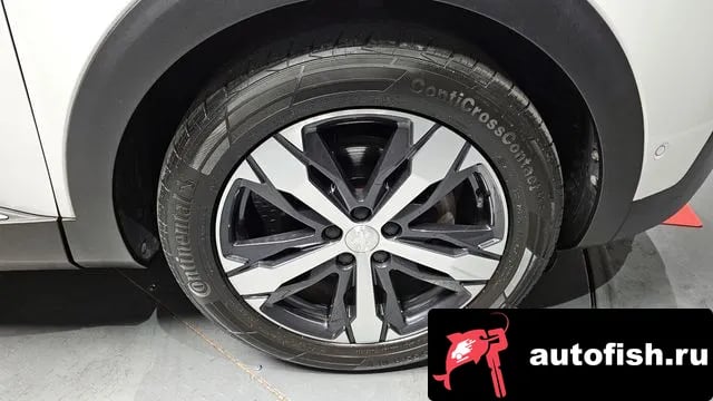 Peugeot 3008 3008 second generation 2018 года - вид 5