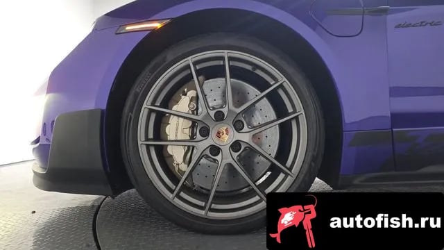 Porsche Taycan Taikan 2025 года - вид 5