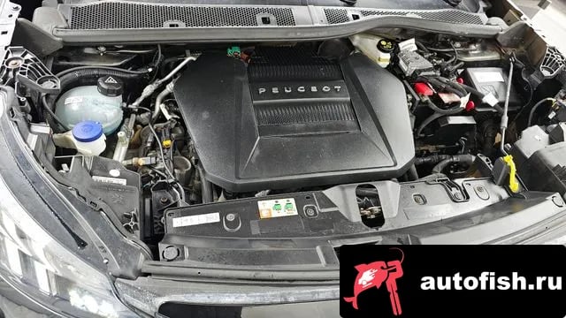 Peugeot 2008 e-2008 second generation 2021 года - вид 6