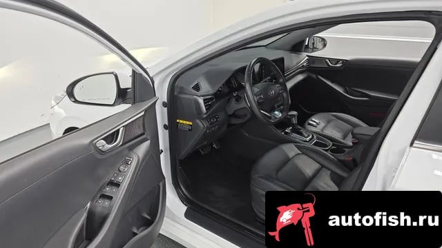 Hyundai Ioniq The New Ionic Hybrid 2020 года - похожие автомобили