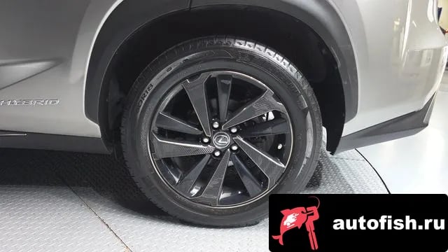 Lexus NX NX300h 2018 года - вид 4