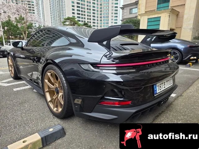 Porsche 911 911 (992) 2022 года - вид 2