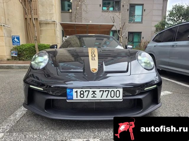 Porsche 911 911 (992) 2022 года - вид 3