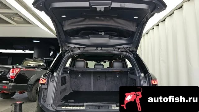 Land Rover Range Rover Sport Range Rover Sport 3rd Generation 2025 года - похожие автомобили