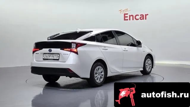 Toyota Prius Prius 4th Generation 2019 года - вид 2