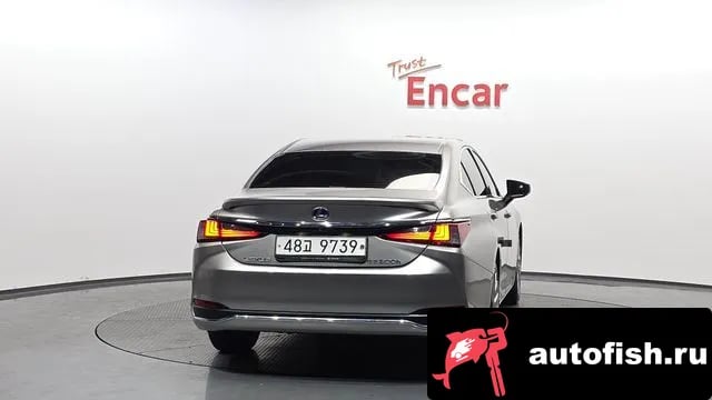 Lexus ES ES300h 7th generation 2018 года - вид 4
