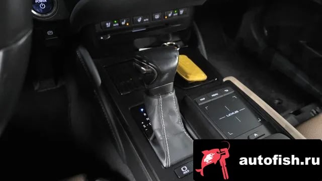 Lexus ES ES300h 7th generation 2018 года - похожие автомобили