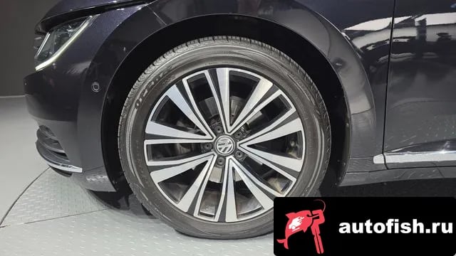 Volkswagen Arteon Atheon 2019 года - вид 5