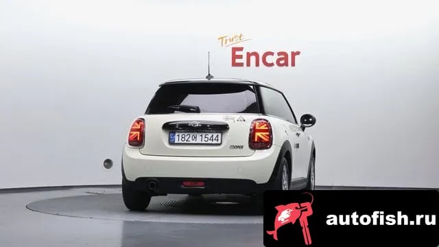 Mini Cooper Cooper 2018 года - похожие автомобили