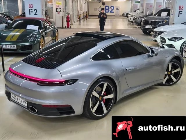 Porsche 911 911 (992) 2020 года - вид 2