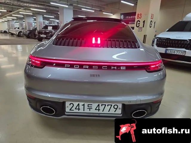 Porsche 911 911 (992) 2020 года - вид 3