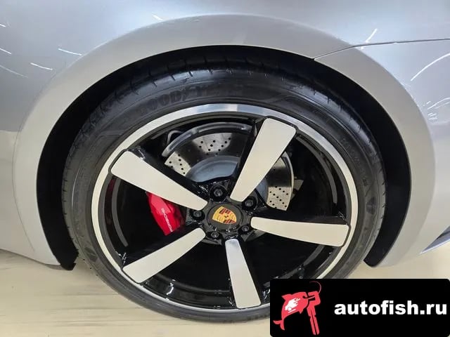 Porsche 911 911 (992) 2020 года - вид 6
