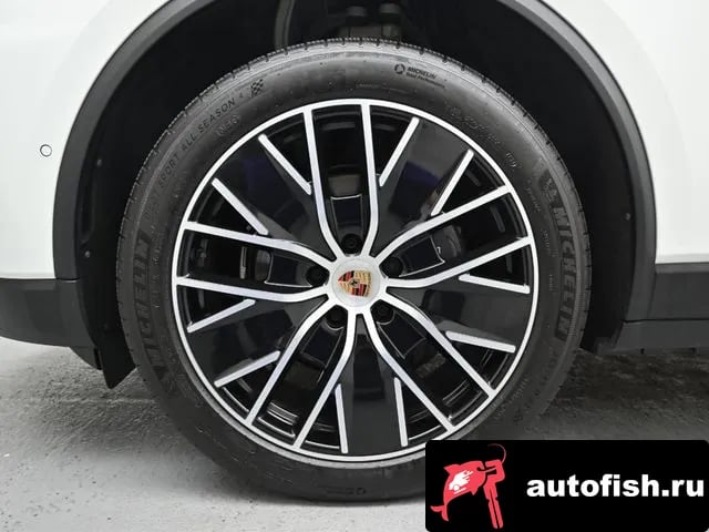 Porsche Macan Makan EV 2025 года - вид 5