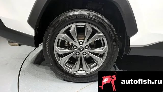 Toyota RAV4 RAV4 5th Generation 2023 года - вид 5