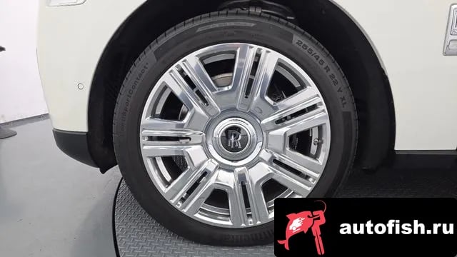 Rolls-Royce Cullinan Cullinan 2023 года - похожие автомобили