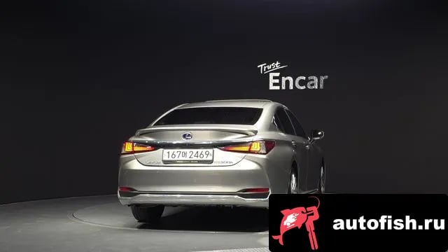 Lexus ES ES300h 7th generation 2020 года - вид 4