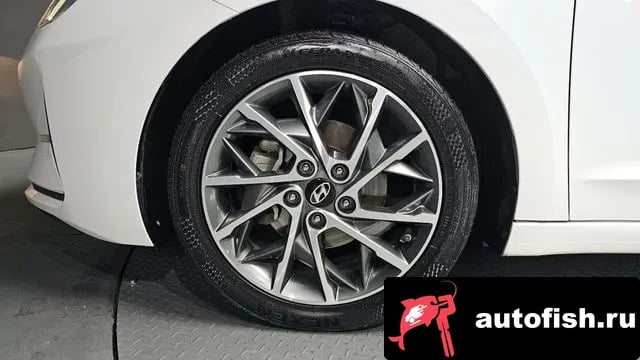 Hyundai AVANTE The New Avante AD 2018 года - вид 5