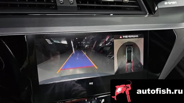 Audi e-tron e-Tron 2021 года - похожие автомобили