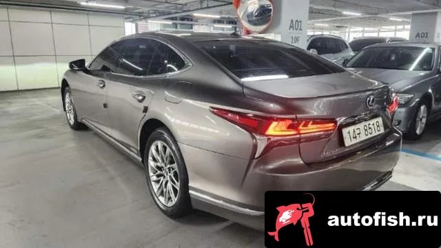 Lexus LS LS500h 5th generation 2018 года - вид 2