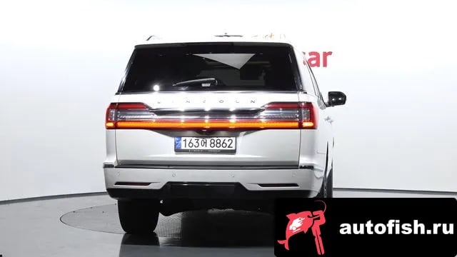 Lincoln Navigator Navigator 4th generation 2019 года - вид 4