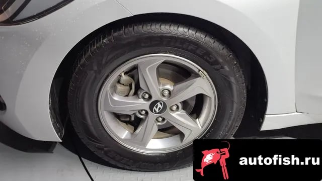 Hyundai AVANTE Avante AD 2018 года - вид 5