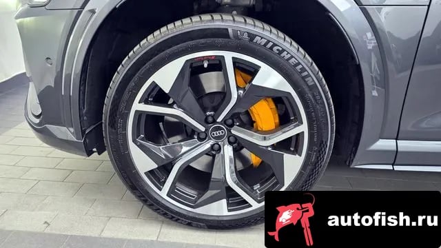Audi e-tron e-Tron 2023 года - похожие автомобили