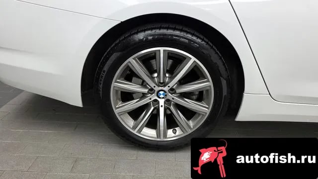BMW 5-Series 5 Series (G30) 2019 года - вид 5