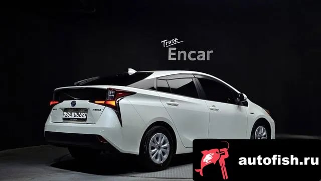 Toyota Prius Prius 4th Generation 2019 года - вид 2