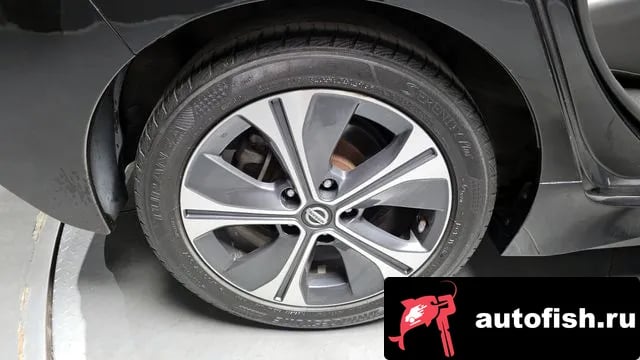 Nissan Leaf Leaf (ZE1) 2019 года - вид 5