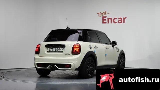 Mini Cooper Cooper S 2019 года - вид 2