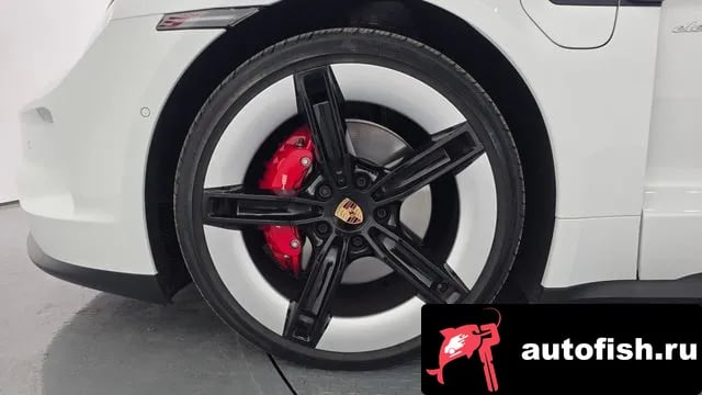 Porsche Taycan Taikan 2025 года - вид 5