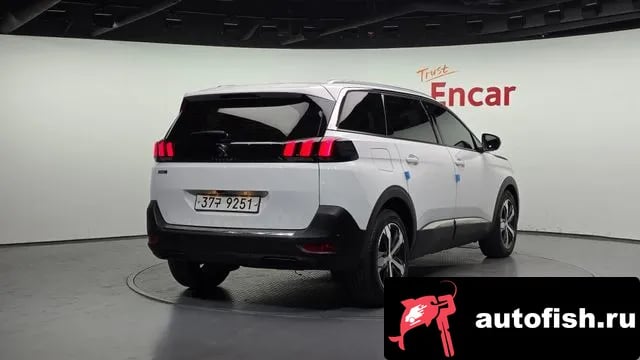 Peugeot 5008 5008 second generation 2018 года - вид 2