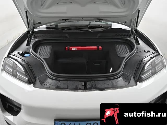 Porsche Macan Makan EV 2025 года - вид 6